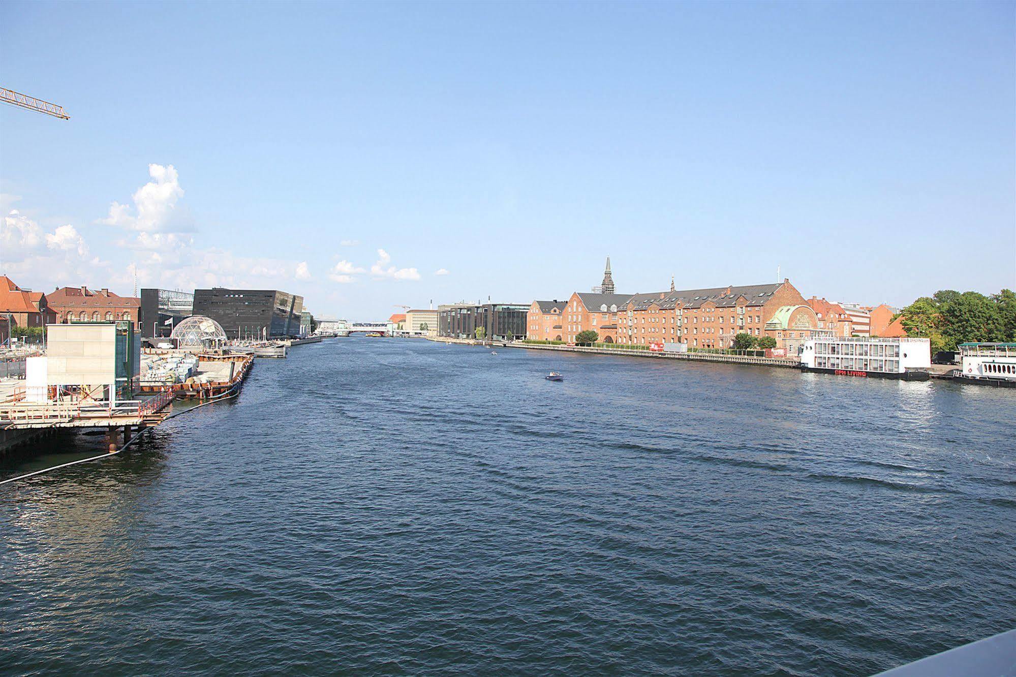 Copenhagen Houseboat Hotel Zewnętrze zdjęcie